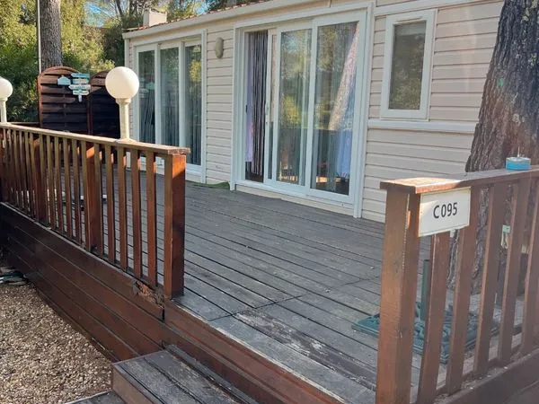 OPPORTUNITÉ RARE (Sans Droits d'Entrée) — Mobil-home IRM 3 ch + Coffre de rangement sur Resort 5★ à 