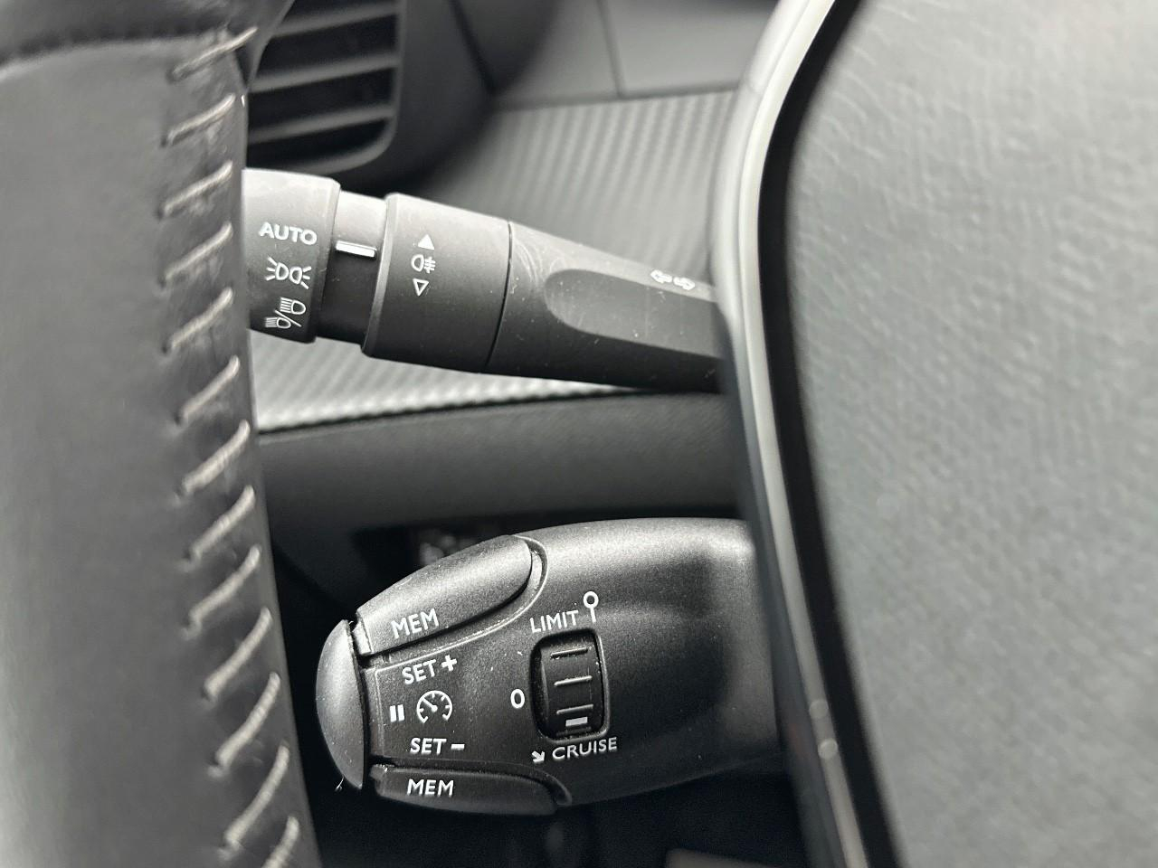 Peugeot 208 puretech 100 s&s bvm6 active pack — photo 17