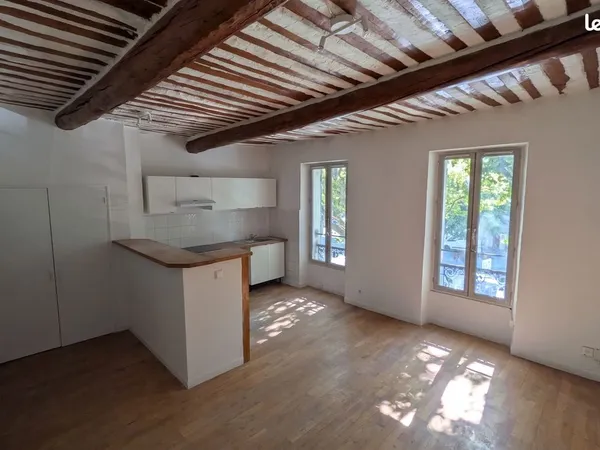 Magnifique T2 de 50m2 refait à neuf, en plein coeur de Carpentras