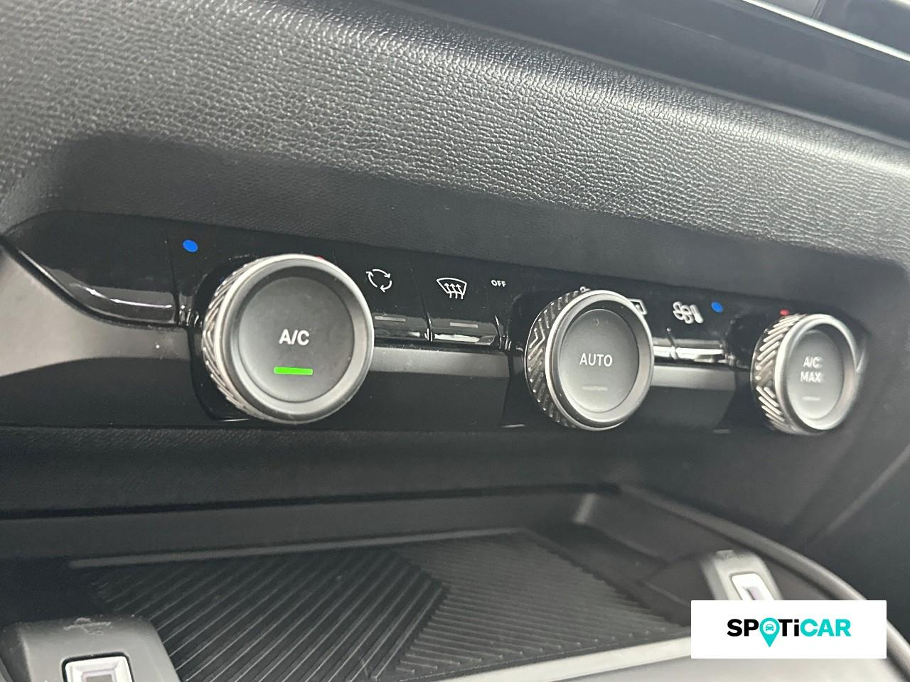 Citroën C4 bluehdi 130ch s&s feel pack eat8 120g — photo 15
