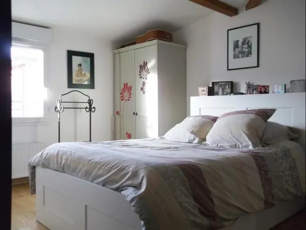 MONT D'OR : DUPLEX CALME ET LUMINEUX AU CENTRE DE COLLONGES