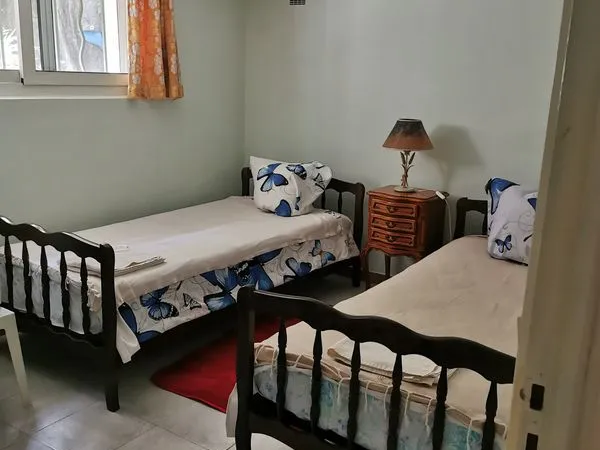 Chambre dans le bas de villa