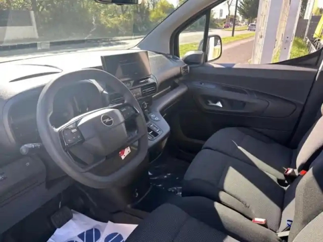 Opel Combo cargo m diesel 130ch automatique pack premium connect — photo 10