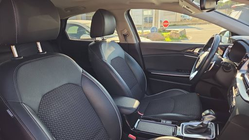 Kia XCeed 1.6 T-GDi 204 DCT7 - Launch Edition – 2020 – 100486 km – Essence – Boîte Automatique — photo 25