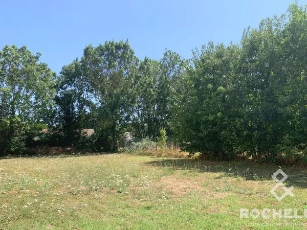 Terrain 361 m²