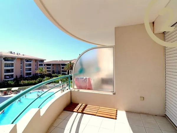 VENTE EN EXCLUSIVITE - PORT FREJUS - STUDIO AU PIED DES PLAG