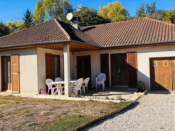 Masion de plain pied sur la commune de Merrey Sur Arce