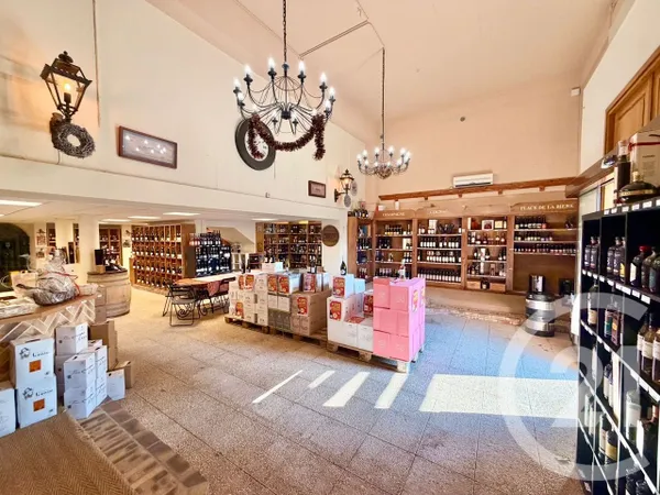 Local 4 pièces 356 m²
