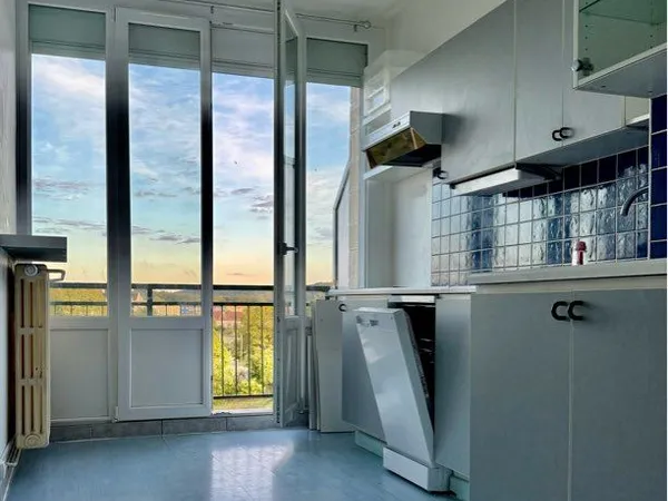 Soissons - T2 lumineux 51 m' avec grands balcons, proche mairie