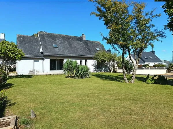 Maison au bourg de Mellac