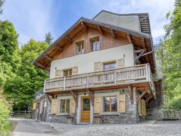 Centre village , charmant Chalet de 4 chambres