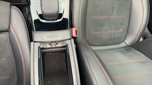 Mercedes Classe A 200 163 7G-DCT - Amg Line + – 2019 – 53175 km – Essence – Boîte Automatique — photo 4