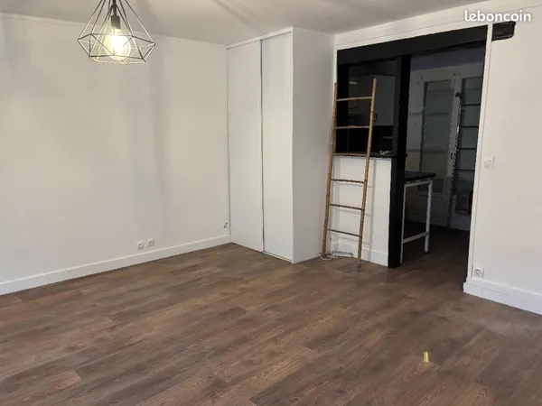 Studio 1 pièce 32 m²