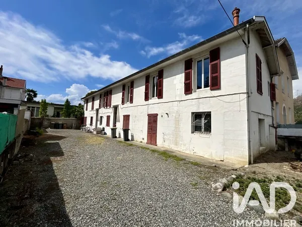 Bâtiment 3 pièces 240 m²