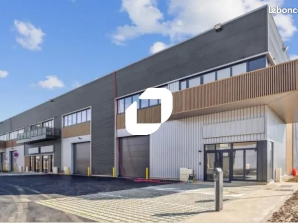 Local d'activité 328 m²