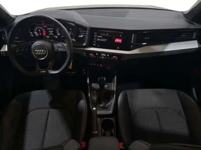 Audi A1 30 tfsi 110 ch s tronic 7 s line — photo 8