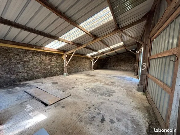 Hivernage caravanes, vans aménagés et bateaux - hangar fermé - la Meignanne