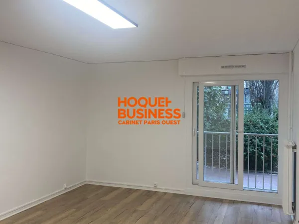 LOCATION PURE LOCAL PROFESSIONNEL 70 M² - PARIS 19