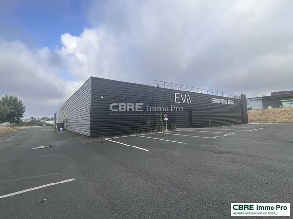Local commercial 2200 m²
