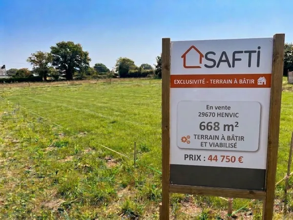 HENVIC — TERRAIN À BÂTIR 668 M² VIABILISÉ !