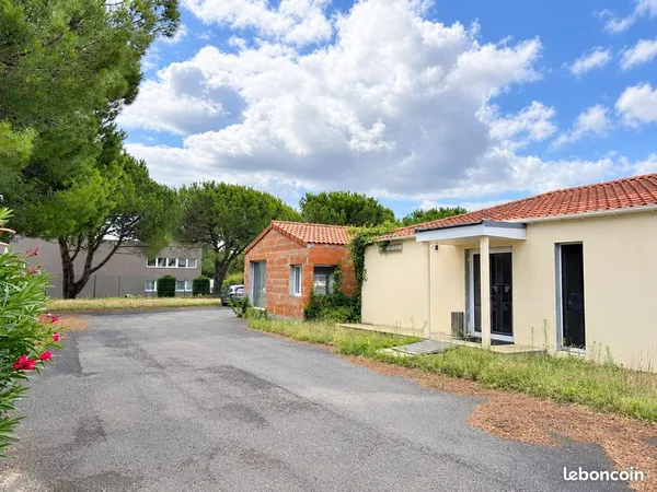 Local 145 m² Saint-André-de-Cubzac