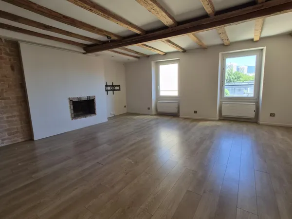 Quai / Rue Saint Laurent - Spacieux T3 de 95 m2 rénové