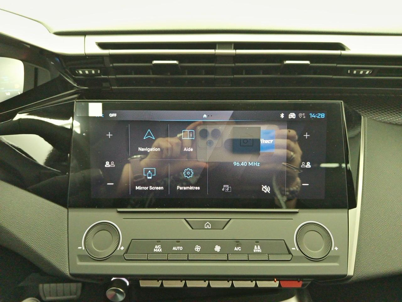 Peugeot 308 hybrid 145 e-dcs6 style — photo 11