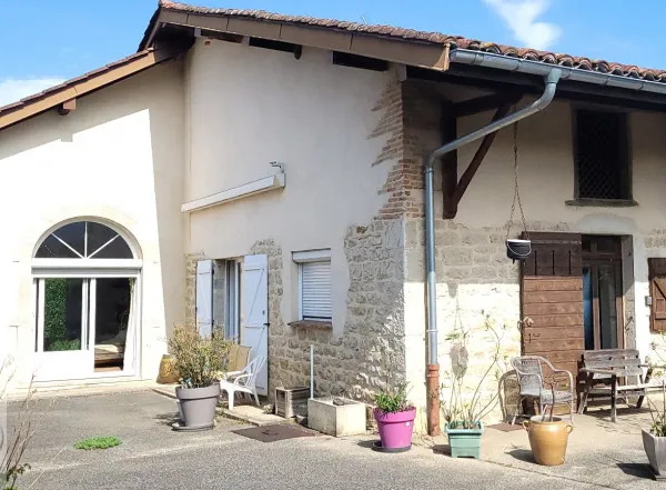 Maison avec dépendances 7 pièces 230 m²