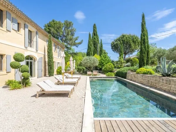 Maison 6 pièces 351 m²