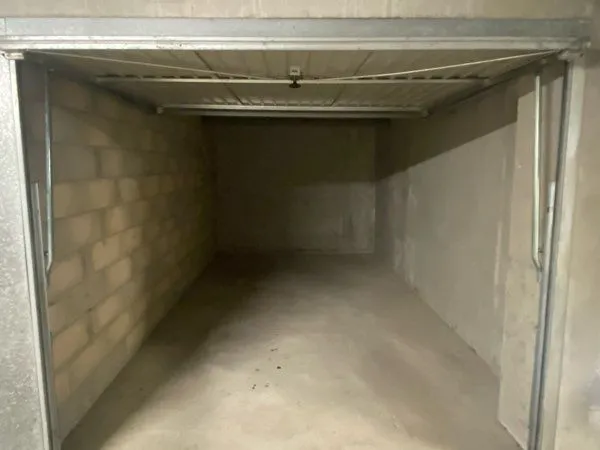 Garage box fermé