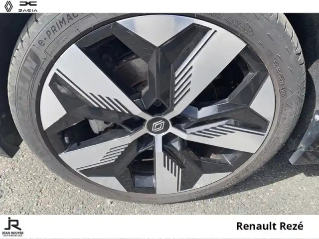 Renault Megane e-tech electric ev60 220ch techno optimum charge — photo 8