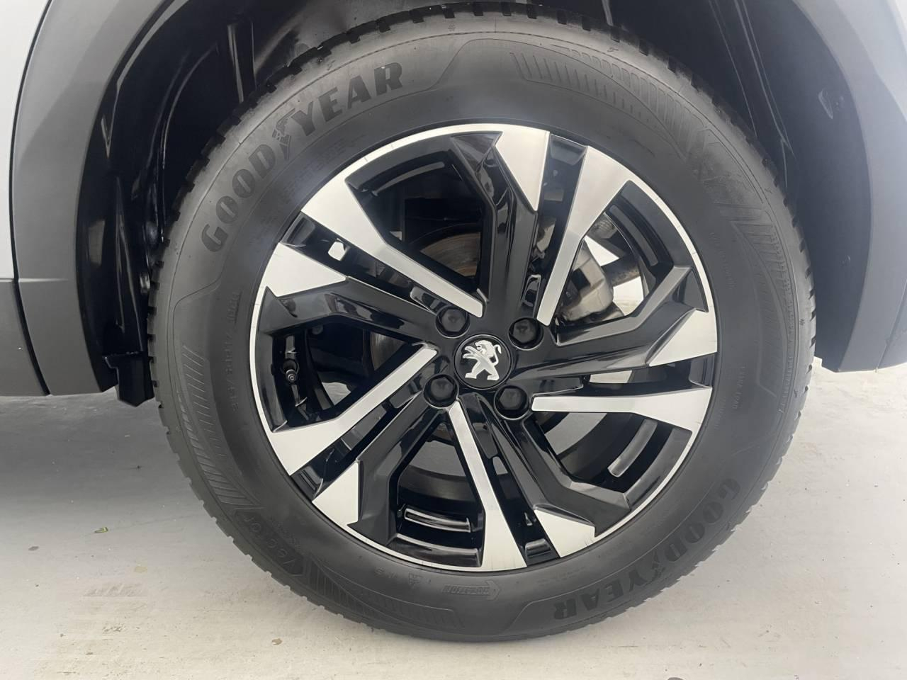 Peugeot 2008 puretech 130 s&s eat8 allure — photo 16