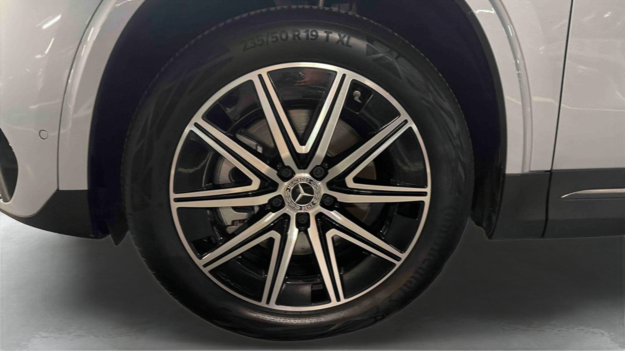 Mercedes EQA 250+ — photo 14