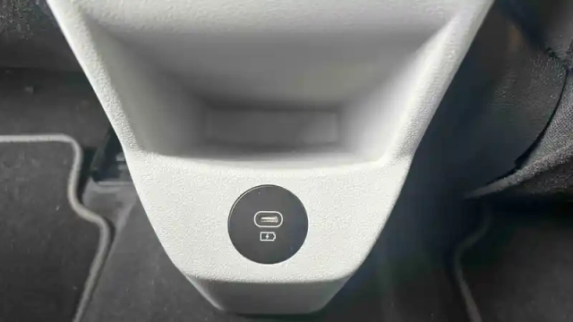 Hyundai I20 1.0 t-gdi 100 dct-7 hybrid 48v — photo 34