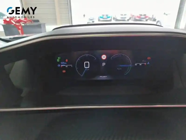 Peugeot 2008 hybrid 145 e-dcs6 — photo 13