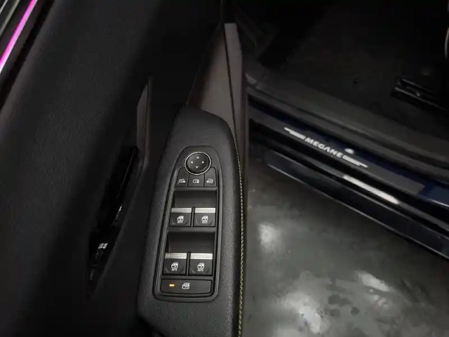 Renault Megane e-tech ev60 220 ch super charge — photo 35