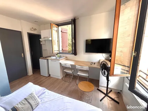 Studio 1 pièce 13 m²