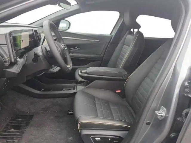 Renault Megane e-tech 220 ch autonomie confort gsr2 — photo 9