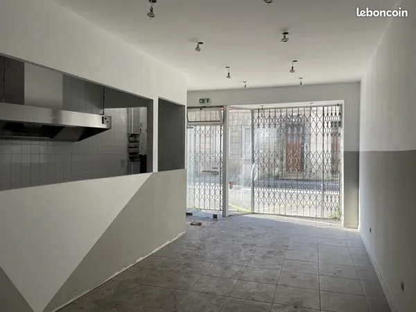 Local commercial 121 m²