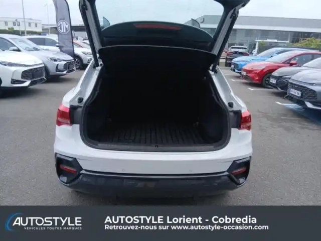 Audi Q3 sportback 35 tfsi 150ch design s tronic 7 — photo 6