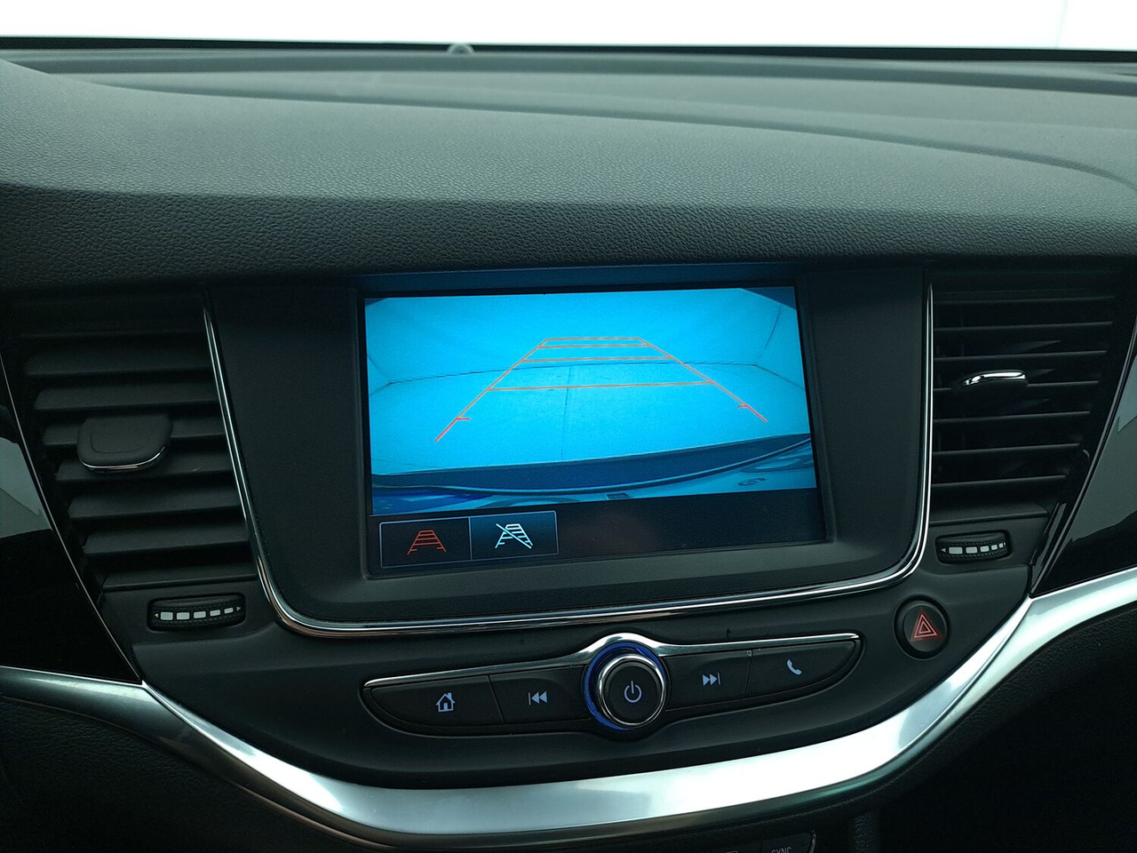 Opel Astra Sports Tourer — photo 12