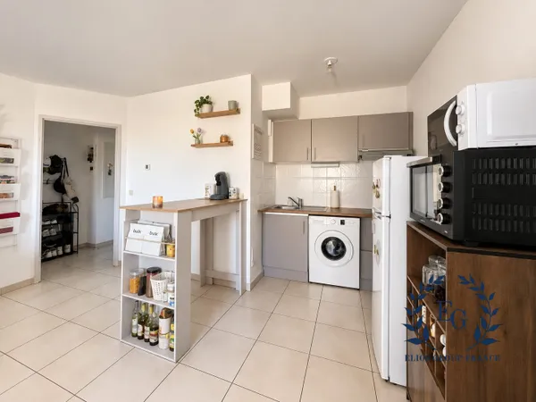 Un investissement locatif - T2 avec belle terrasse et garage fer