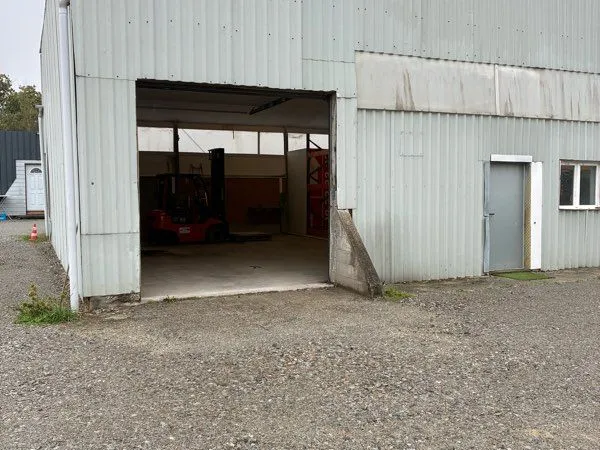 Local d’activité et entrepôt Location Châteaugiron 1p 100m² 550€