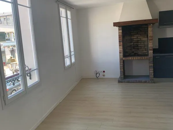 🏙 POISSY HYPER CENTRE - T2 41m2 - 3 min RER A / Ligne J -