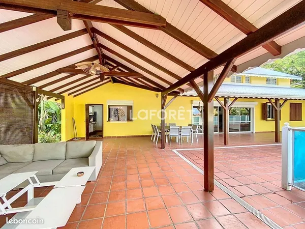 Villa 7 pièces 260 m²