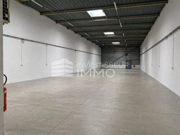 Local d'activité 558 m²