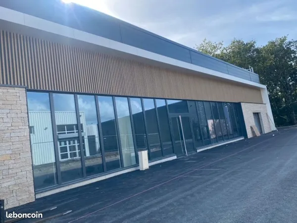 Local 200 m² PONT L ABBE