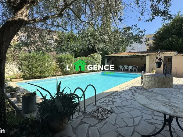 Maison 7 pièces 200 m²