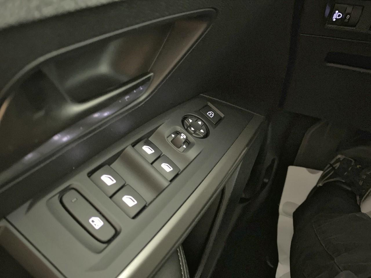 Peugeot 5008 hybrid 145 ch e-dcs6 allure — photo 20
