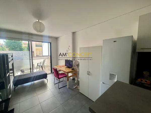 ? STUDIO MEUBLÉ AVEC TERRASSE - RÉSIDENCE RÉCENTE 2018 €